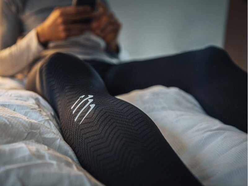 Compressport Full Legs Compression Leg Sleeves - Image 4
