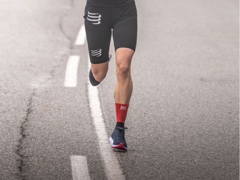 Compressport Mid Compression Socks - Image 4