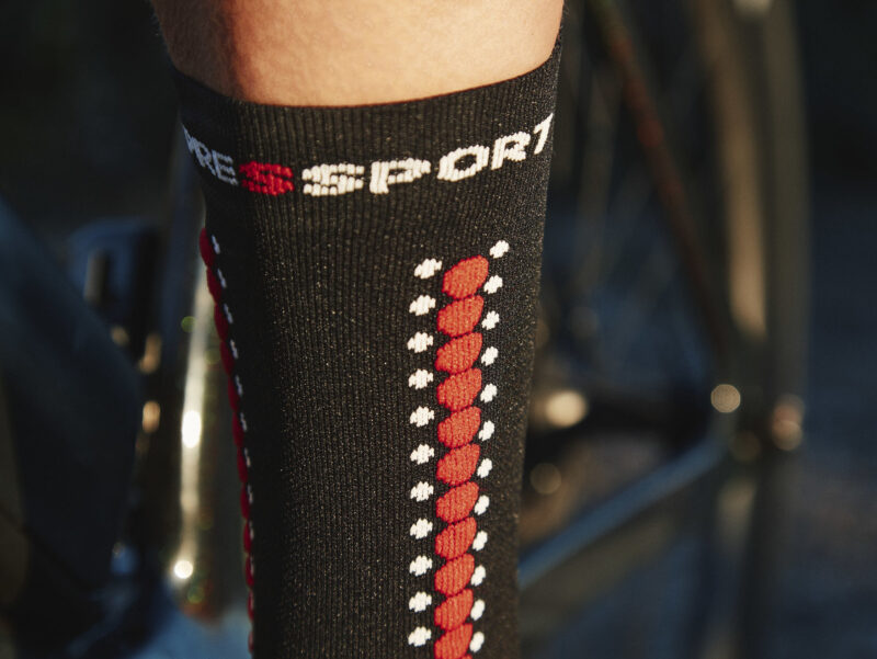 Compressport Pro Racing Socks v4.0 Bike - Image 2
