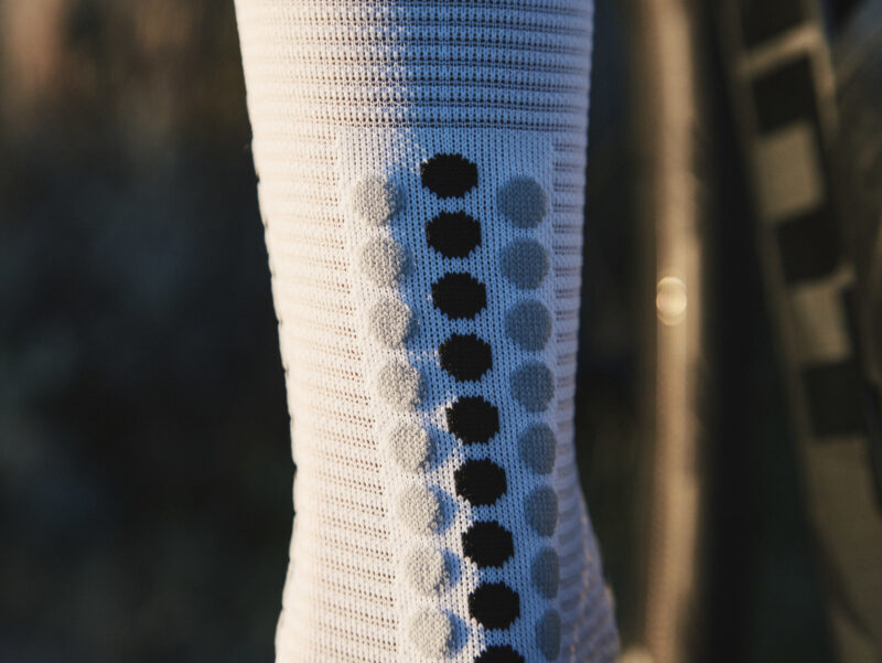 Compressport Pro Racing Socks v4.0 Bike - Image 19
