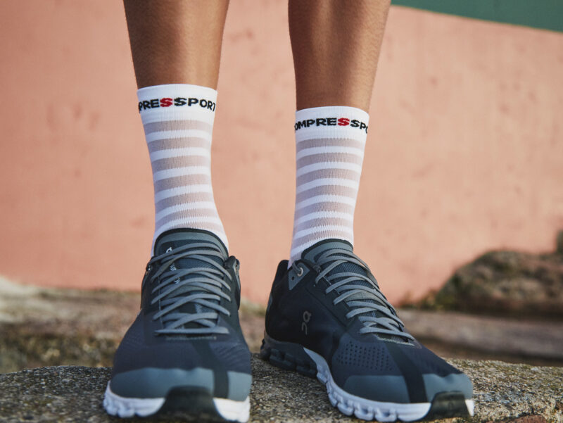 Compressport Pro Racing Socks v4.0 Ultralight Run High - Image 16
