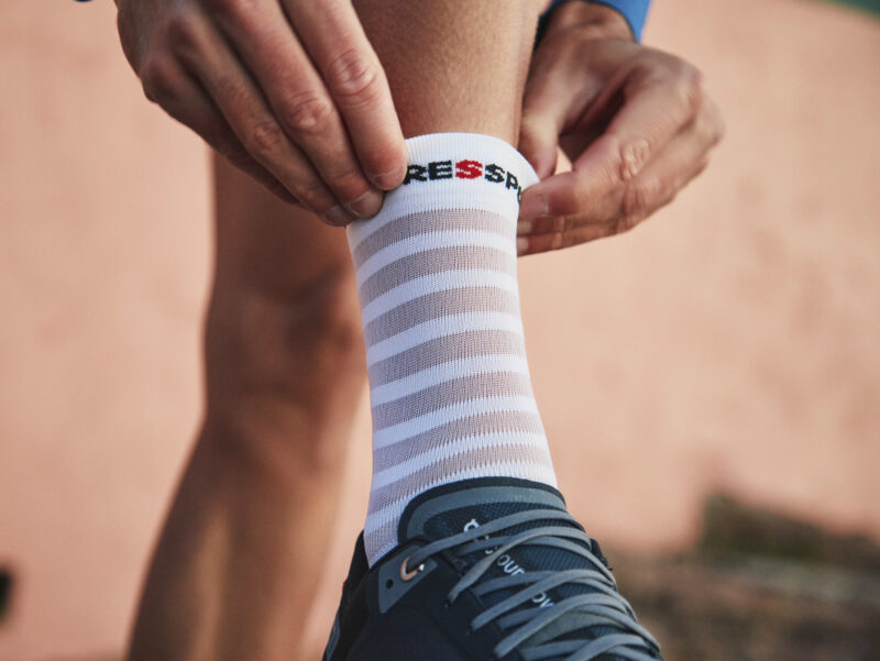 Compressport Pro Racing Socks v4.0 Ultralight Run High - Image 12
