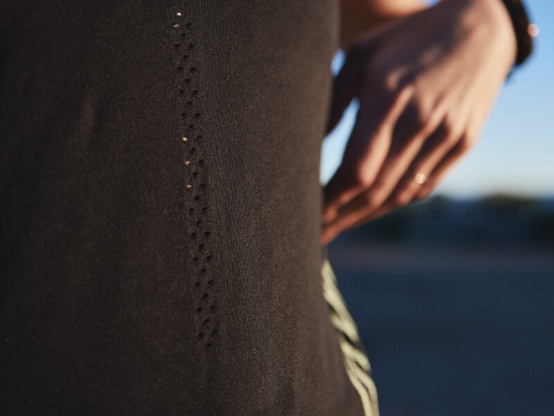 Compressport Performance Singlet Women - Image 9